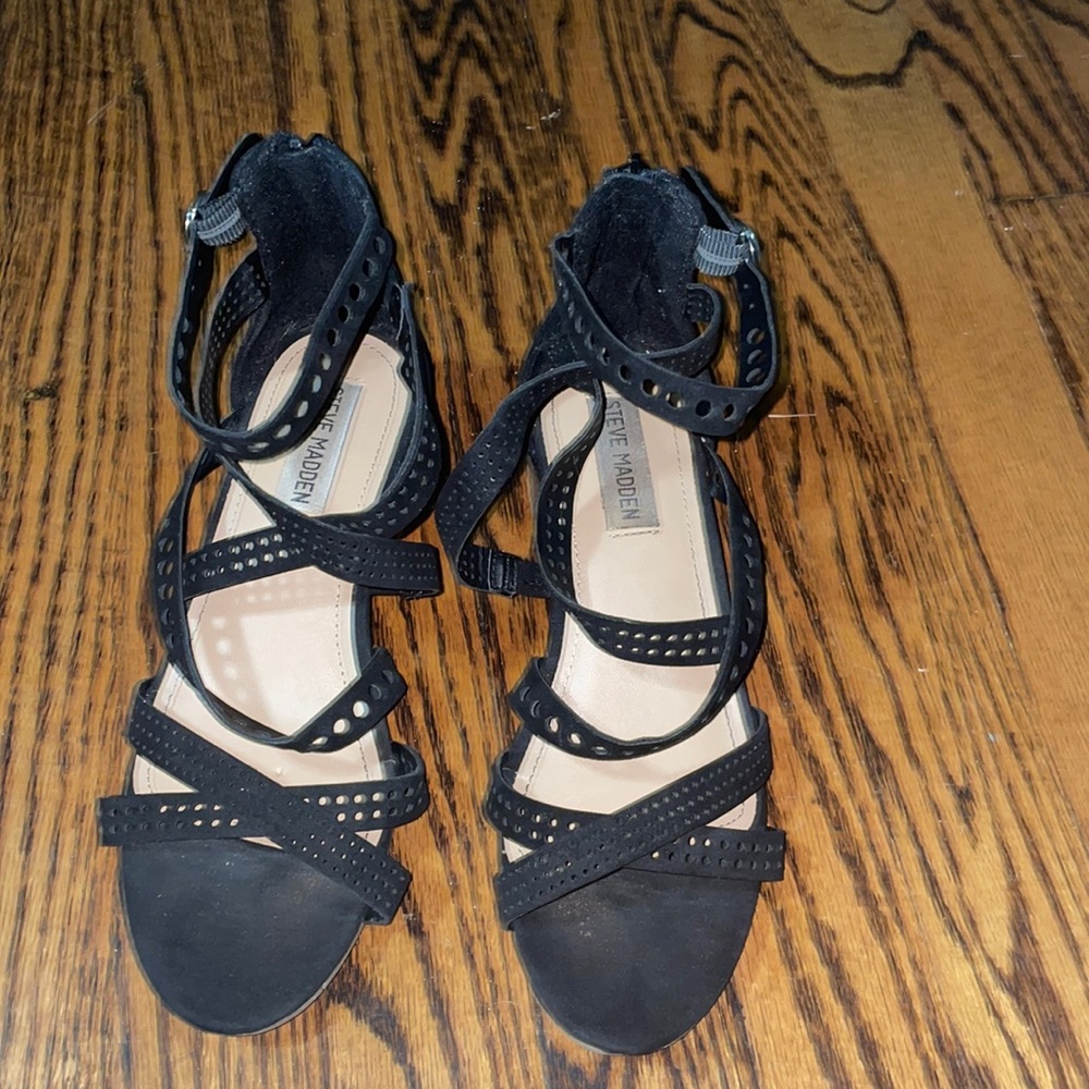Girls Steve Madden black sandals size 4